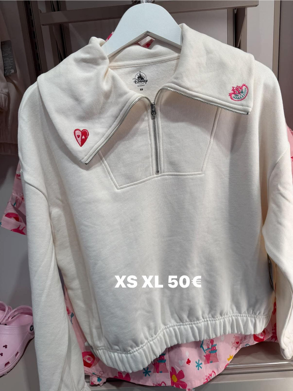 Pull Alice aux pays des merveilles