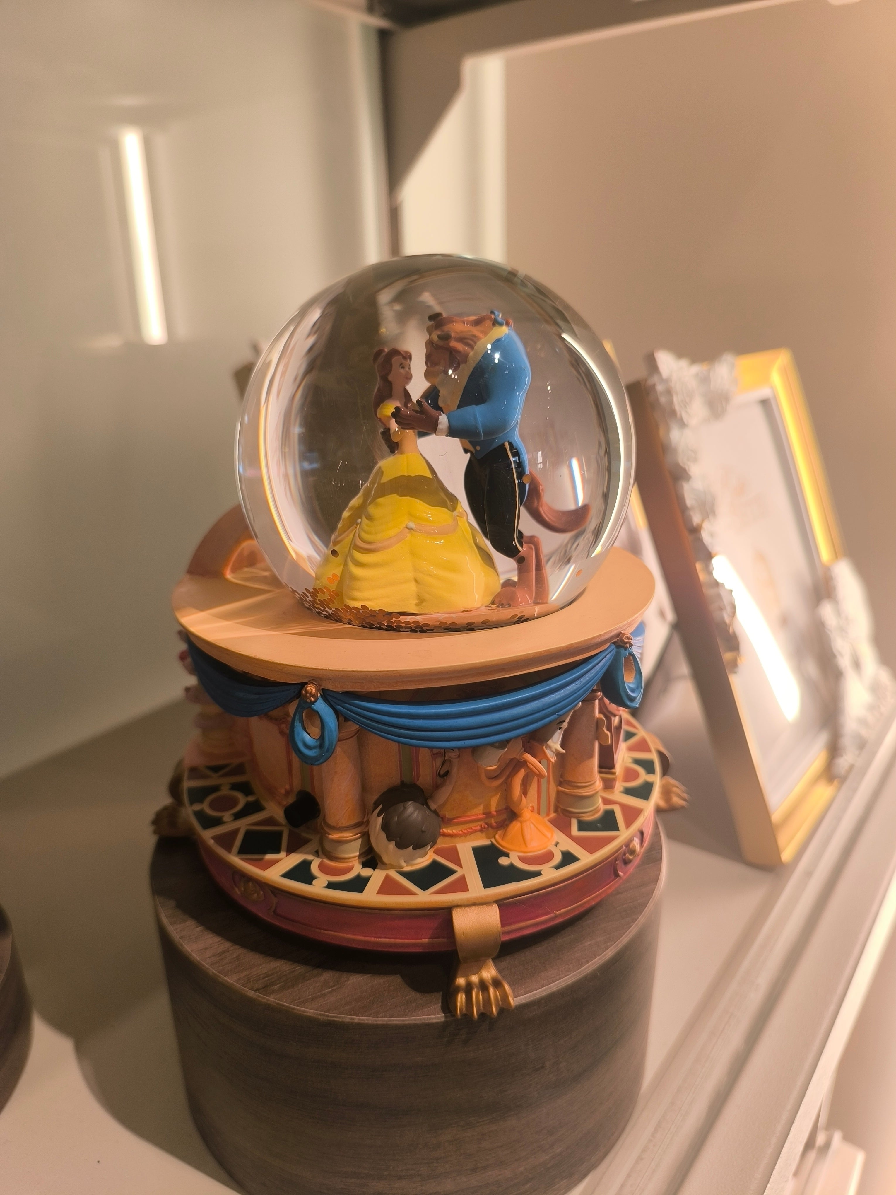Snowglobe belle et la bête