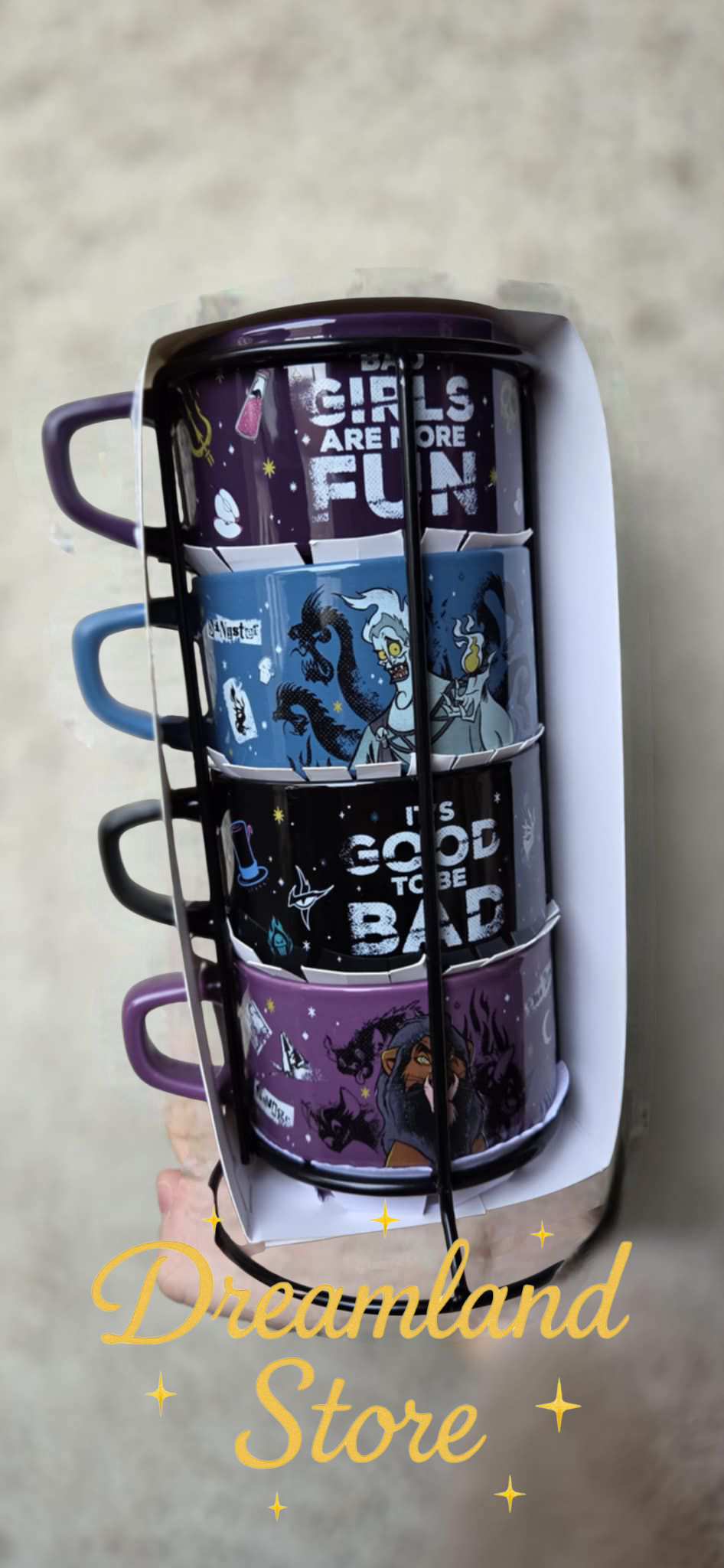 Lot de tasses Vilains